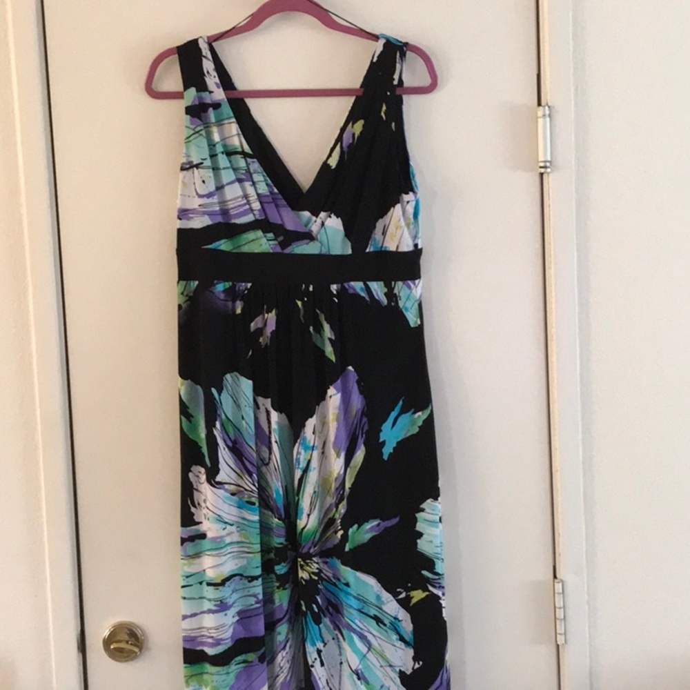Ronni Nicole Black abstract flower maxi dress. (NWOT)